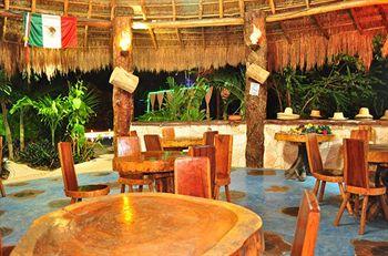 Hotel Green Tulum Calle Coba esquina Puerto Morelos SM 37, Lote4