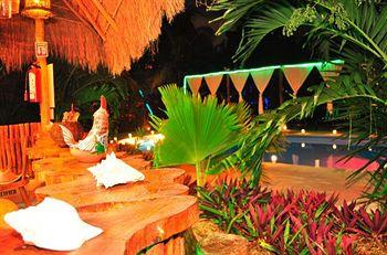 Hotel Green Tulum Calle Coba esquina Puerto Morelos SM 37, Lote4