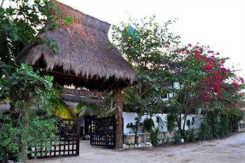 Hotel Green Tulum Calle Coba esquina Puerto Morelos SM 37, Lote4