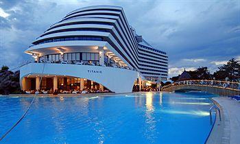 Titanic DeLuxe Beach & Resort Hotel Kopak Cayi Mevkii, Lara