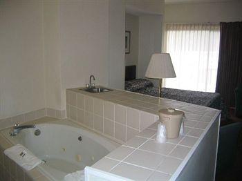 Baymeadows Inn & Suites Jacksonville (Florida) 8050 Baymeadows Circle West