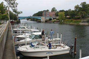 Manistee Inn & Marina 378 River Street