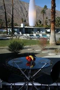 The Horizon Hotel Palm Springs 1050 E. Palm Canyon