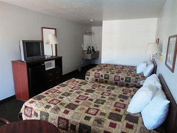 Americas Best Inn & Suites Saint George 245 N. Red Cliffs Drive