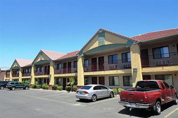 Americas Best Inn & Suites Saint George 245 N. Red Cliffs Drive