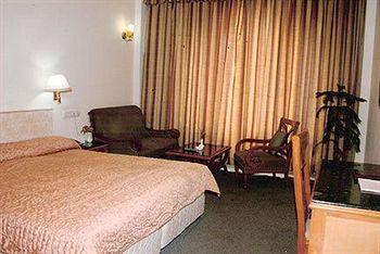 Grand Mumtaz Hotel Srinagar 11 Maulana Azad Road