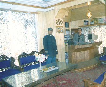 Hotel Zahgeer Continental Gulmarg 1st Point