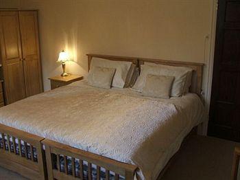 Little Orchard Bed & Breakfast Redhill 152 Little Orchard London Road North Merstham