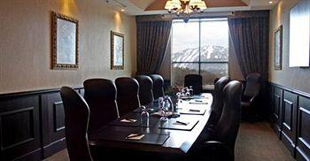 Le St. Martin Hotel & Suites Bromont 111 blvd. du Carrefour