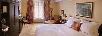 Le St. Martin Hotel & Suites Bromont 111 blvd. du Carrefour