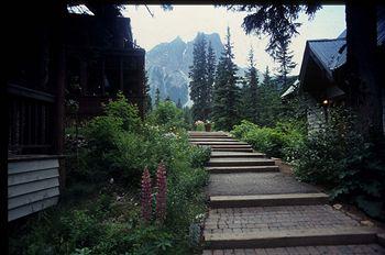 Emerald Lake Lodge Field Emerald Lake Road Yoho National Park