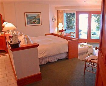 Sooke Harbour House 1528 Whiffen Spit Road