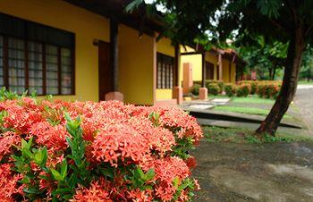 Villas Nacazcol & Hotel Potrero 4 km west of Playas del Coco