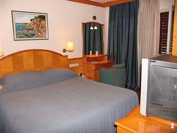 Odisej Hotel Govedari Pomena b.b.