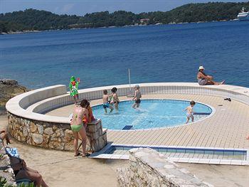 Odisej Hotel Govedari Pomena b.b.