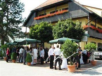 Hotel & Gasthof Wadenspanner Altdorf Kirchgasse 2