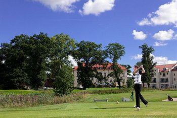 Golf Und Wellnesshotel Schloss Teschow Gutshofallee 1