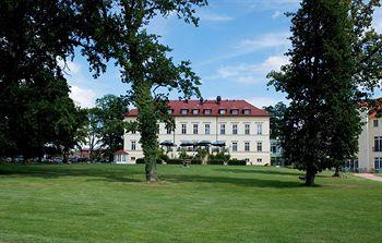 Golf Und Wellnesshotel Schloss Teschow Gutshofallee 1