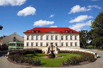 Golf Und Wellnesshotel Schloss Teschow Gutshofallee 1