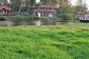 Pozhiyoram Beach Resort Alleppey JRY Road, Thumpoly