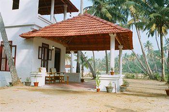 Pozhiyoram Beach Resort Alleppey JRY Road, Thumpoly