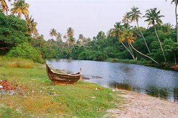 Pozhiyoram Beach Resort Alleppey JRY Road, Thumpoly