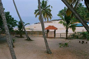 Pozhiyoram Beach Resort Alleppey JRY Road, Thumpoly