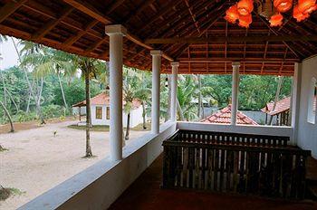 Pozhiyoram Beach Resort JRY Road, Thumpoly