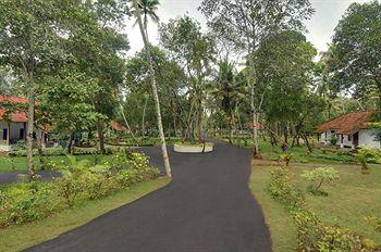 Abad Turtle Beach Resort Alleppey Varankavala, Pollathai P.O, Mararikulam