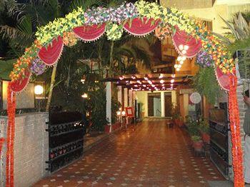 Hotel Crown Palace Indore South Tukoganj, Opp. Jain Mandir, Geta Bhawan