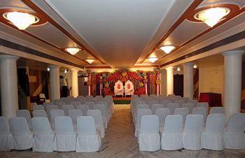 Hotel Crown Palace Indore South Tukoganj, Opp. Jain Mandir, Geta Bhawan