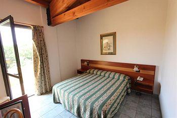 Horse Country Resort Arborea Strada A Mare 24-27