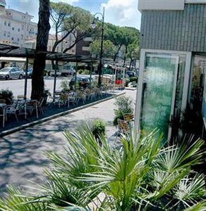 Esplanade Hotel Cesenatico Viale Carducci 120