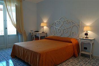 Bougainville Hotel Lipari Via Balestrieri