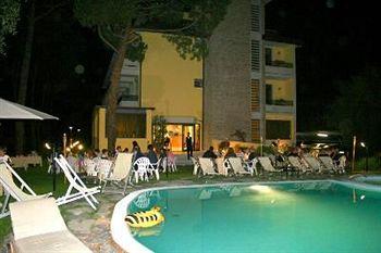 Hotel Nedy Massa Via Fescione 128 - Localita Poveromo