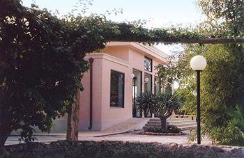 Villa Lucia Hotel Siracusa Trav. Mondello, 1 - C.da Isola