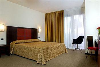 Holiday La Marca Hotel Villorba Via Roma 104