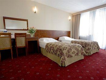 Promenada Hotel Bialobrzegi Spacerowa 35