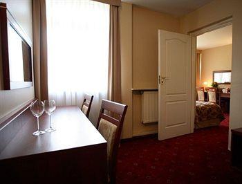 Promenada Hotel Bialobrzegi Spacerowa 35