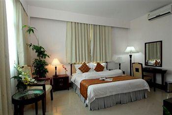 Riverside Hotel Da Nang A30 Tran Hung Dao Street, Son Tra District