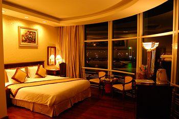 Sunriver Hotel Da Nang 132-134-136 Bach Dang Street