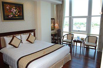 Sunriver Hotel Da Nang 132-134-136 Bach Dang Street