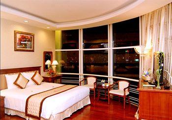 Sunriver Hotel Da Nang 132-134-136 Bach Dang Street