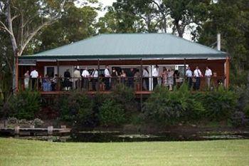 Lake Weyba Cottages Noosa 79 Clarendon Road