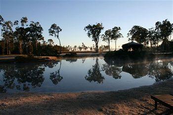 Lake Weyba Cottages Noosa 79 Clarendon Road