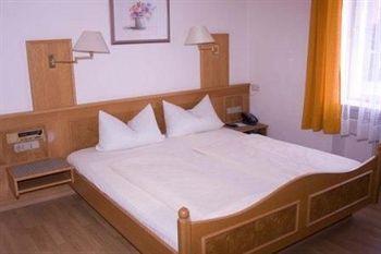 Hotel Gasthof Zum Dragoner Peiting Ammergauer Strasse 11+16