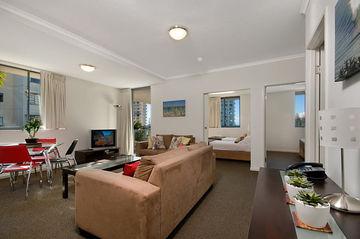 Swell Resort Gold Coast 1 Ocean Street (Cnr Highway) Burleigh Heads