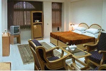 Royal House Hotel Luxor Al Mahad El Deni Street