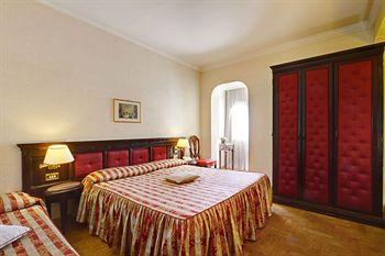 Cinquantatre Hotel Rome Via di San Basilio 53