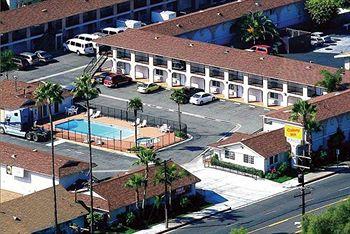 Super 8 Motel Buena Park 7800 Crescent Avenue